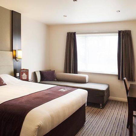 Premier Inn Basildon East Mayne Екстер'єр фото